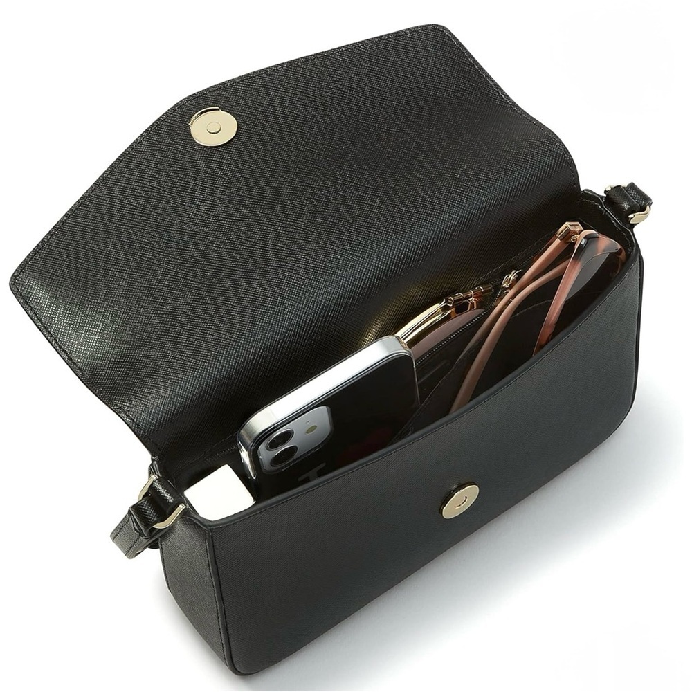 Kate Spade Sadie Envelope Crossbody in black. - Picture 3 of 5